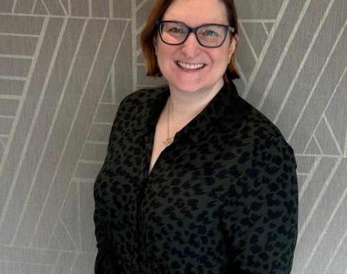 Emma Olandj - Headshot (1)